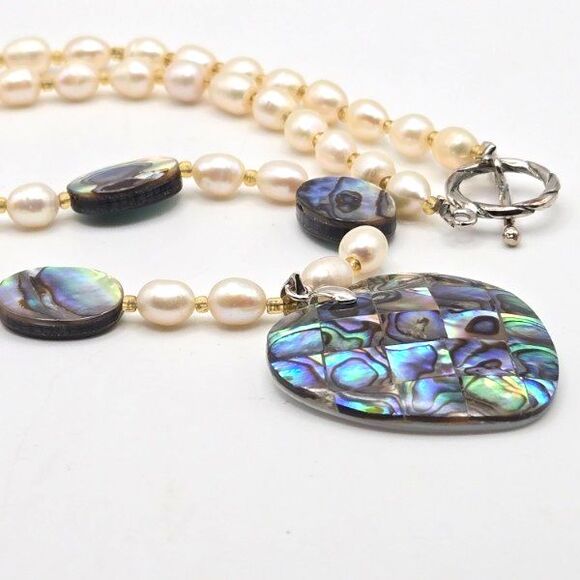 Paua Abalone‎ Shell Mosaic Heart on Abalone and White Freshwater Pearl Necklace - Picture 3 of 5